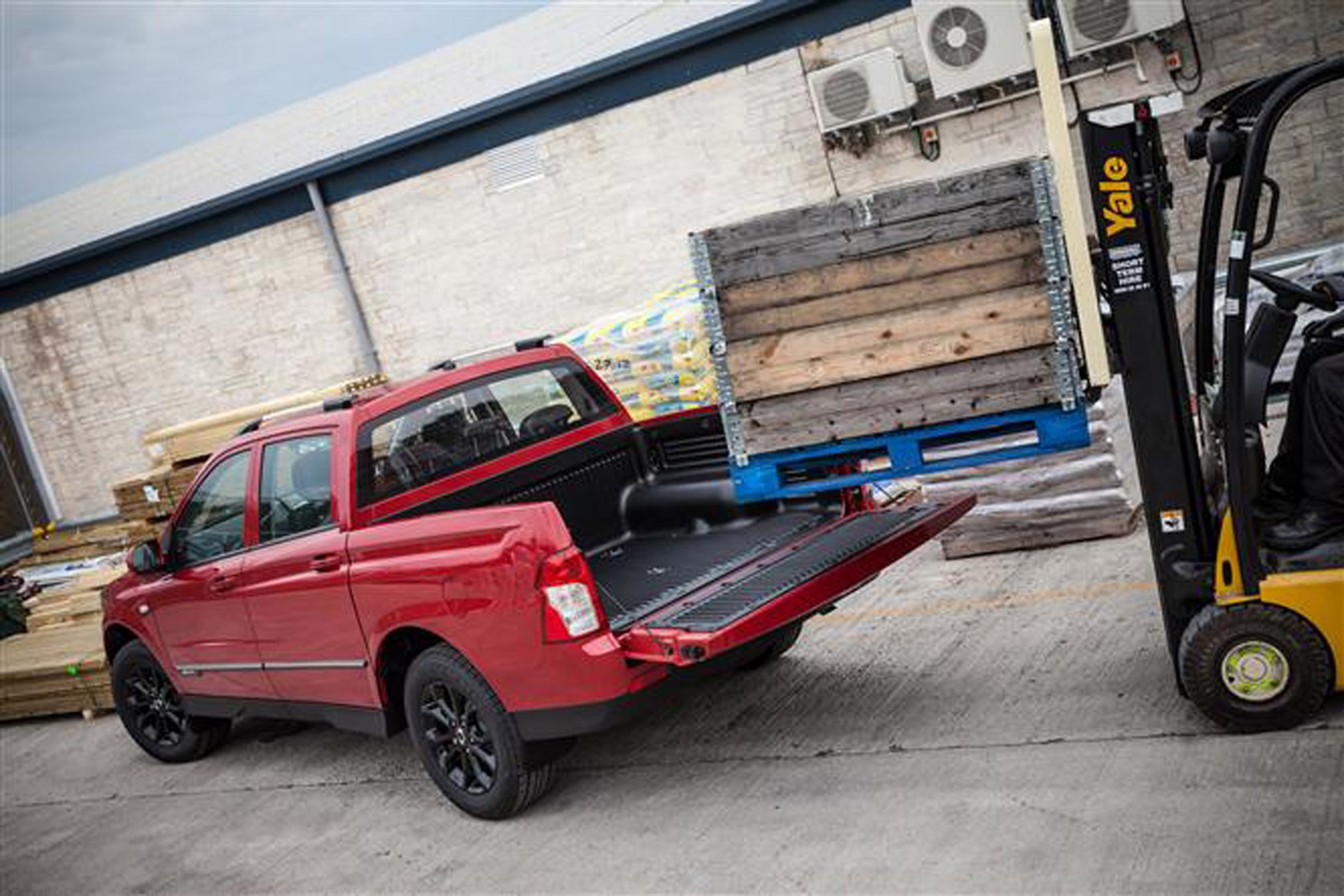 SsangYong Musso full review on Parkers Vans - payload capability