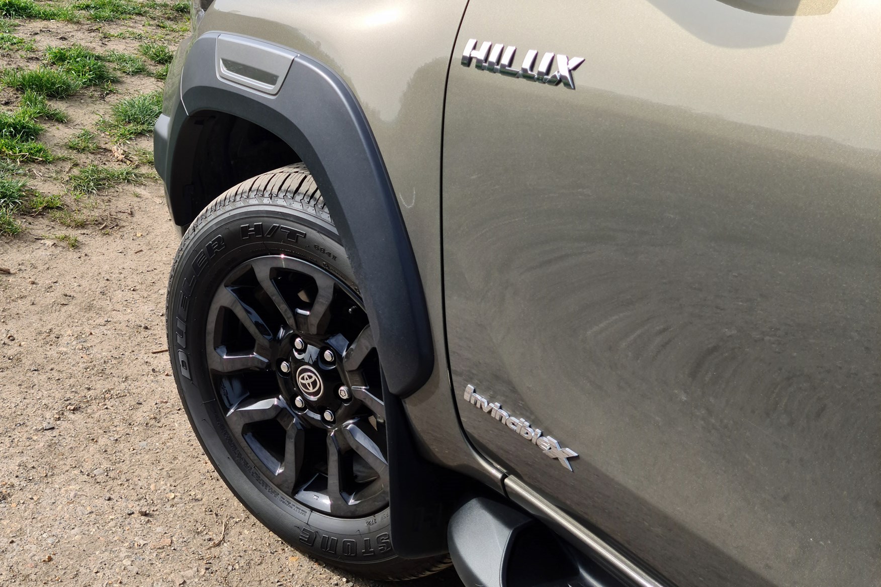 Toyota Hilux Invincible X 2.8D manual review - front wheel, badges and over-fender details