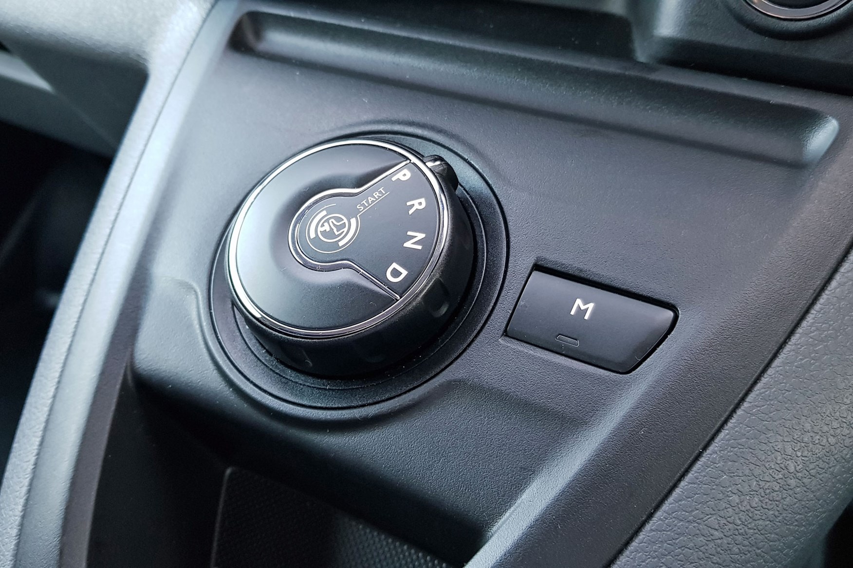Toyota Proace automatic review - automatic gear selector dial, 2019