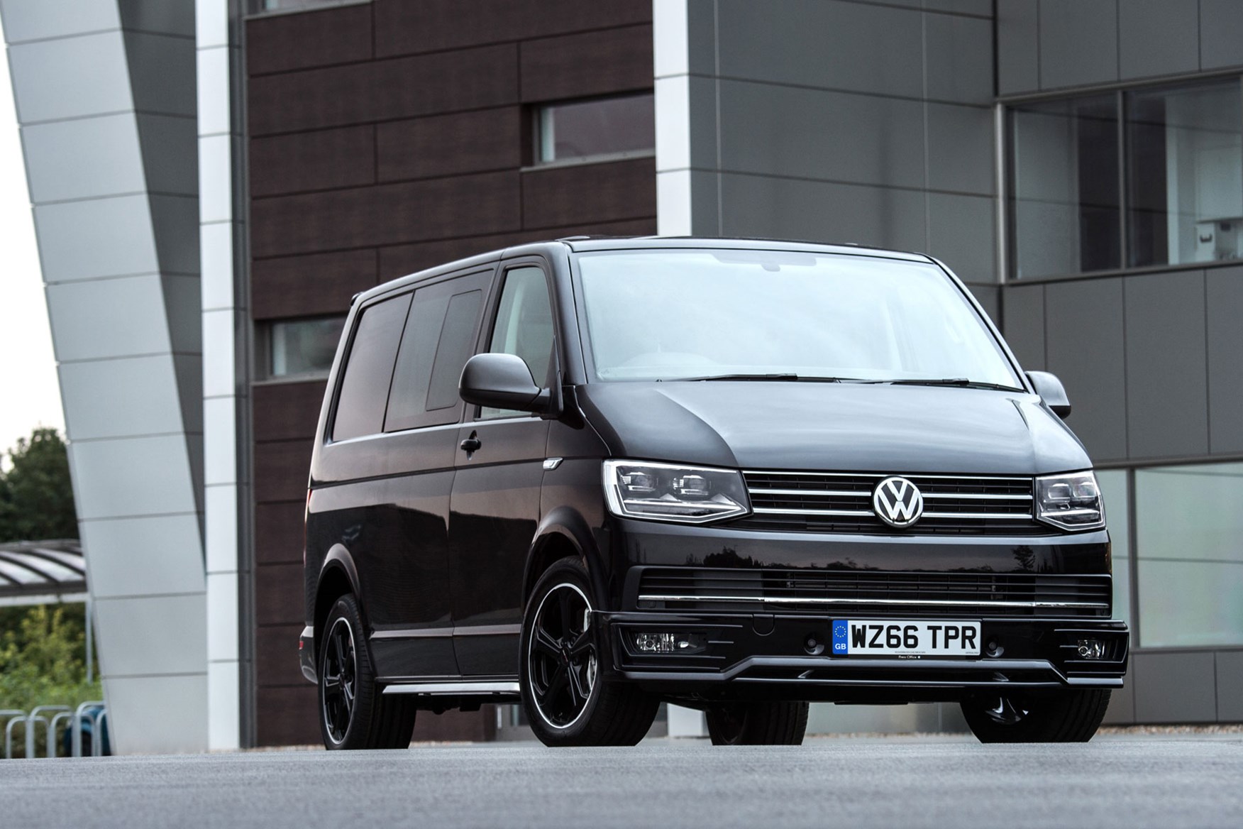 Volkswagen Transporter van review (2023)