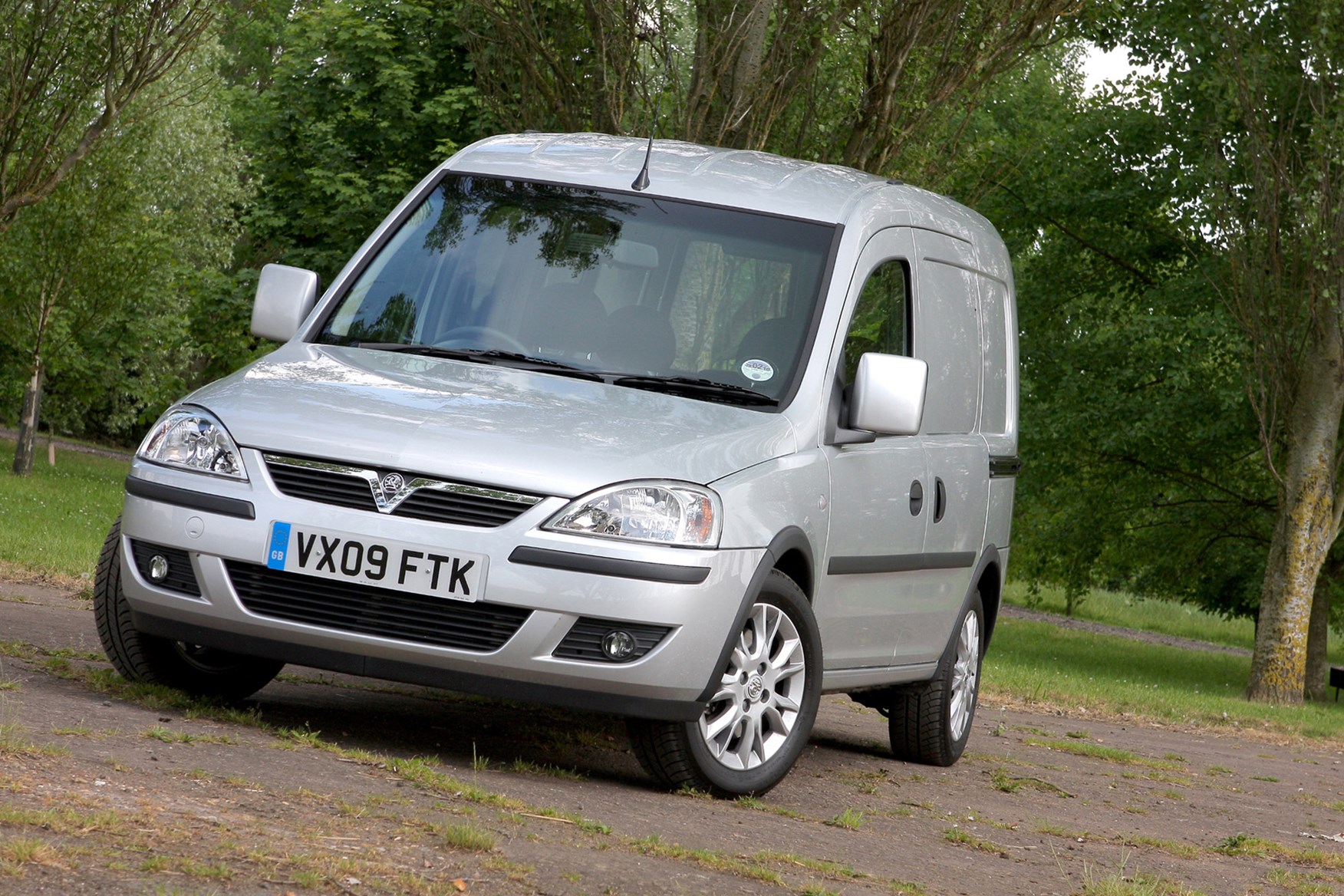 Vauxhall Combo review on Parkers Vans - exterior