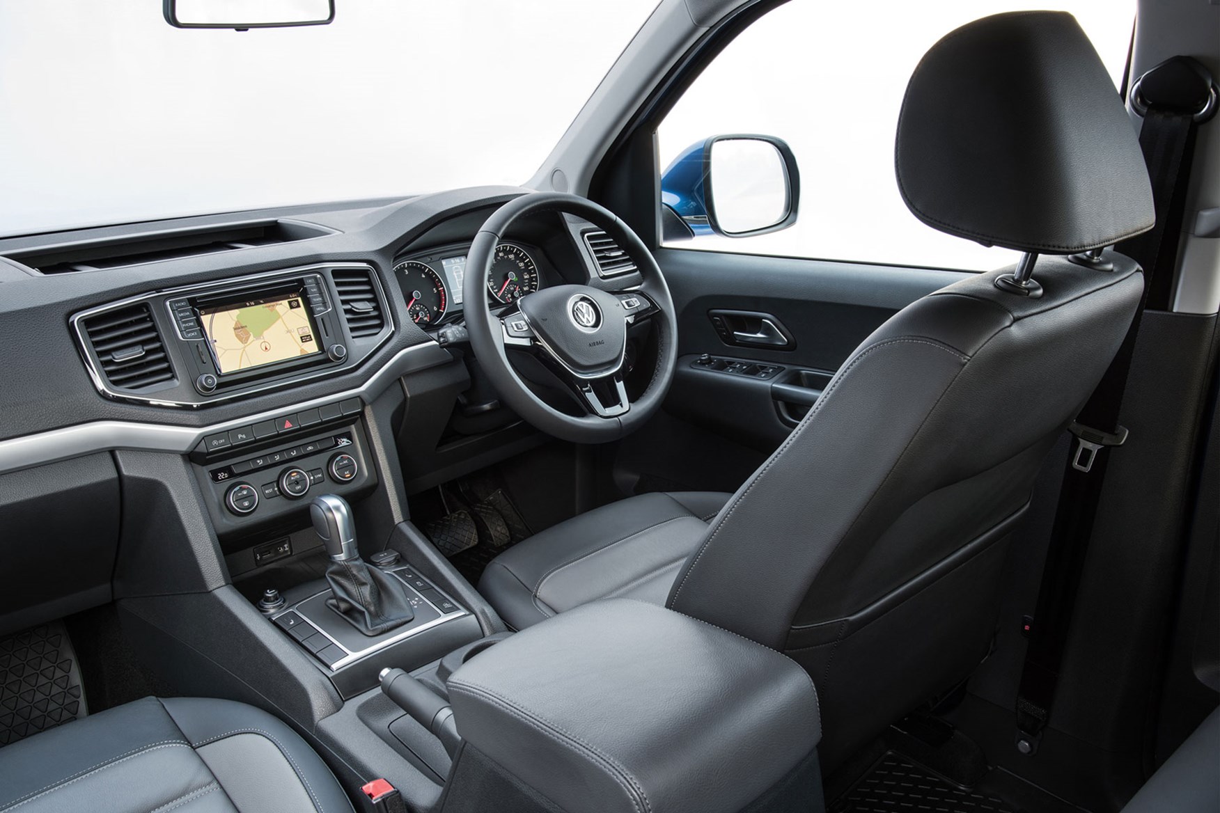 VW Amarok V6 Aventura 224hp review - cab interior