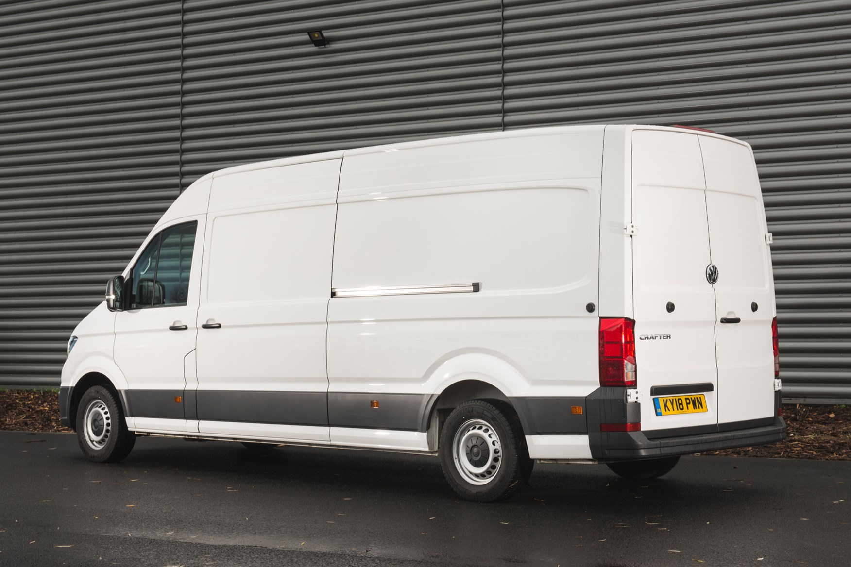 VW Crafter RWD long-wheelbase 140hp review