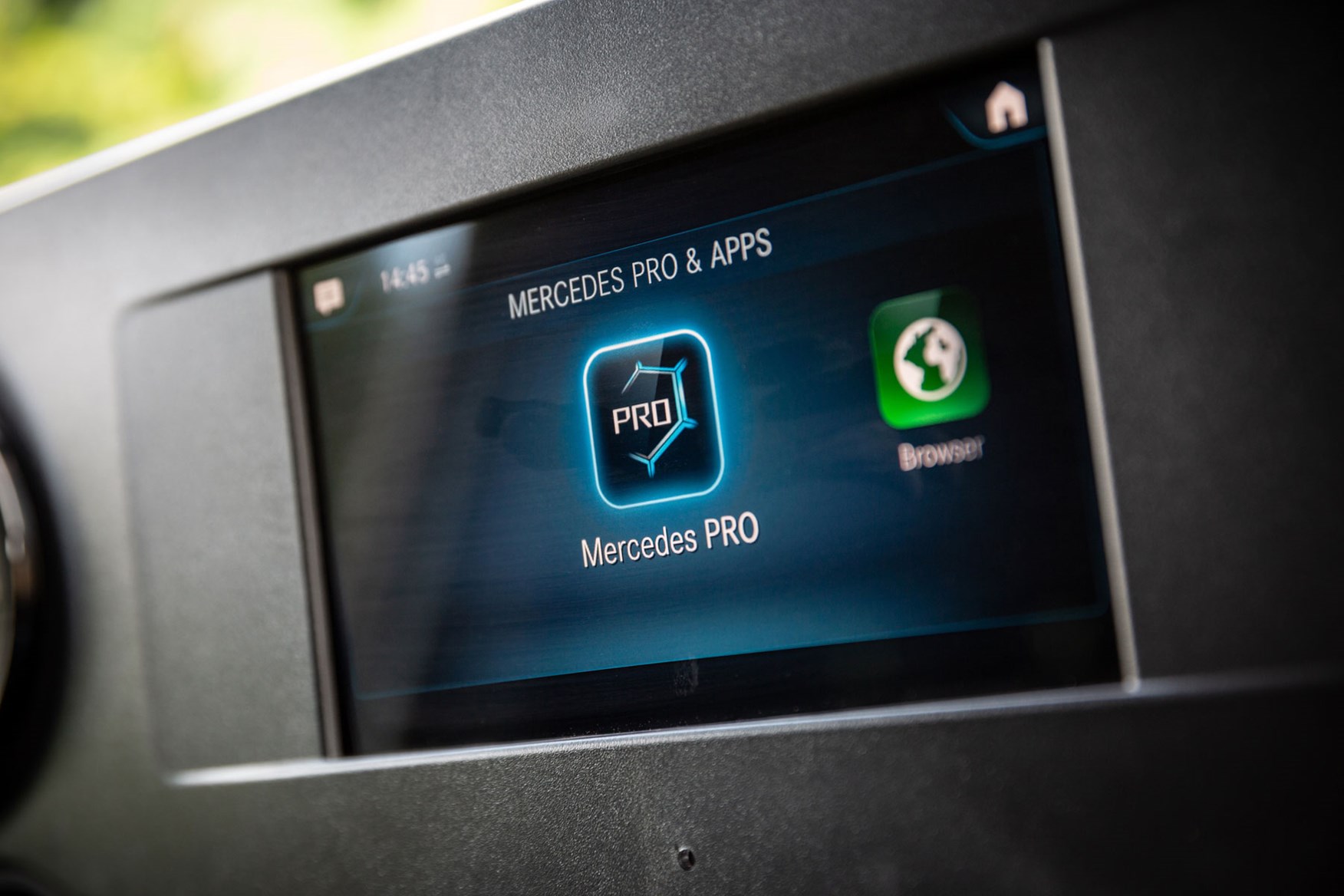 Mercedes Sprinter (2018-on) Mercedes-Benz Pro Connect screen