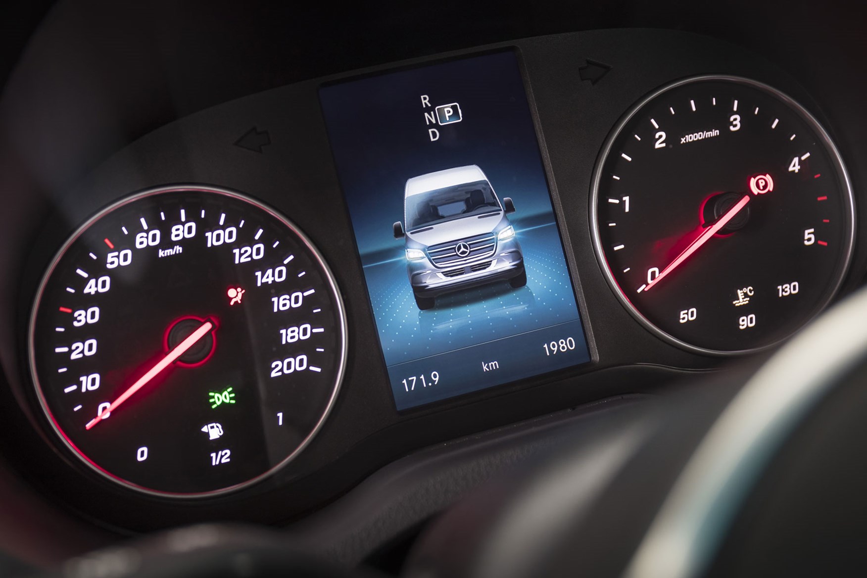 Mercedes Sprinter (2018-on) review - dials