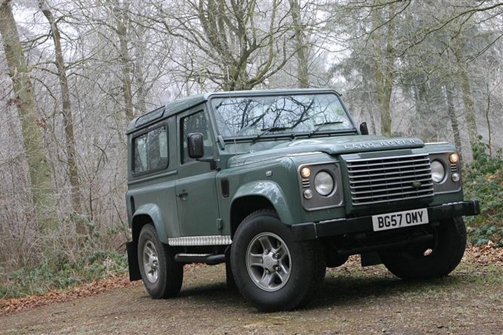 Land Rover Defender 2007-2016 review on Parkers Vans - exterior