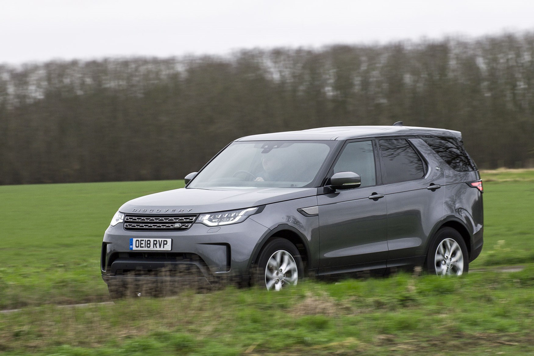 Land Rover Discovery Commercial review (2020), front side view, driving