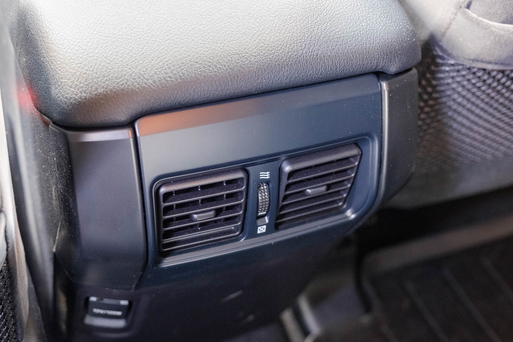 Toyota Land Cruiser Utility rear heating vents