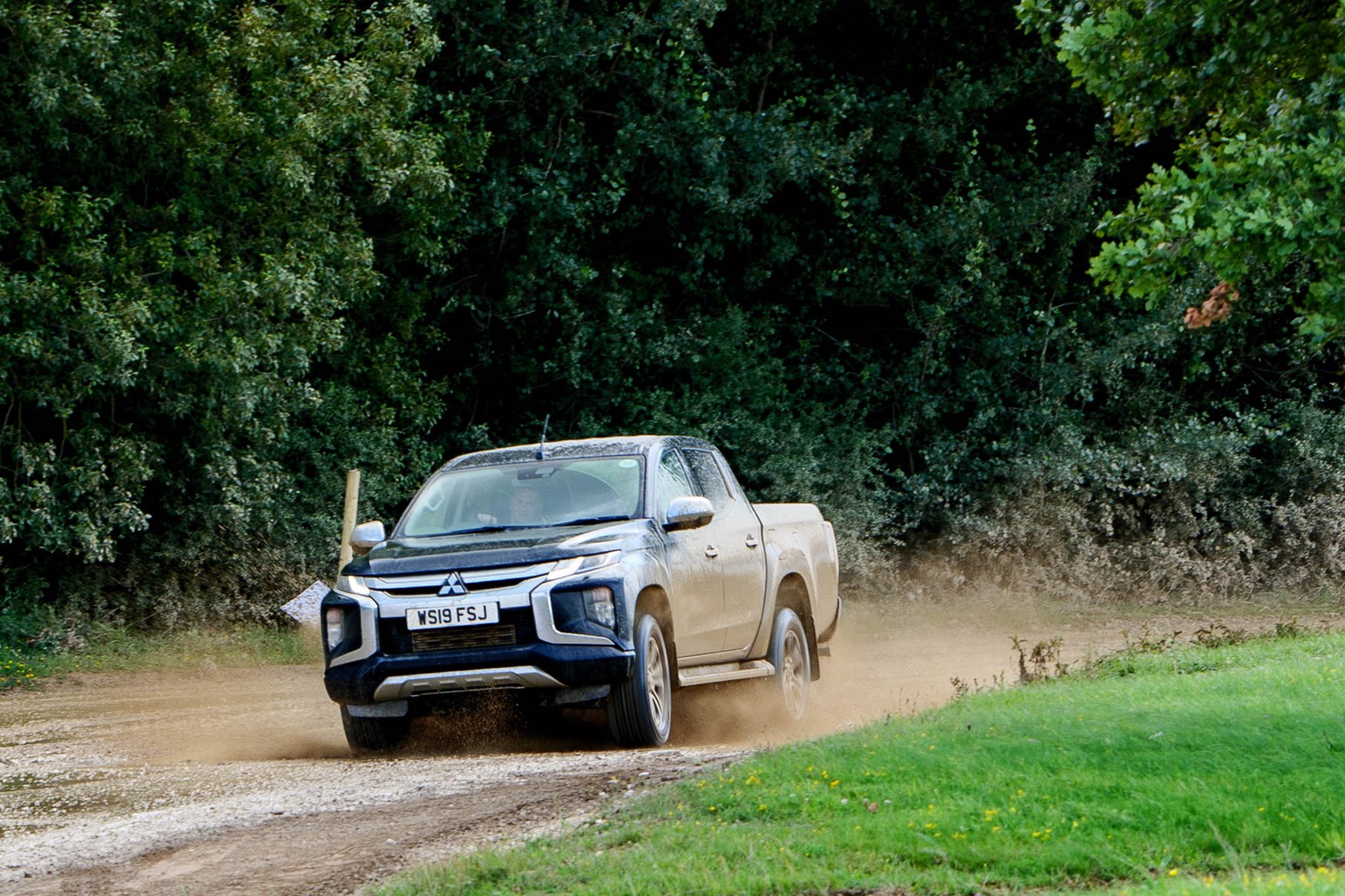 2019 Mitsubishi L200, Jet Black, driving off road