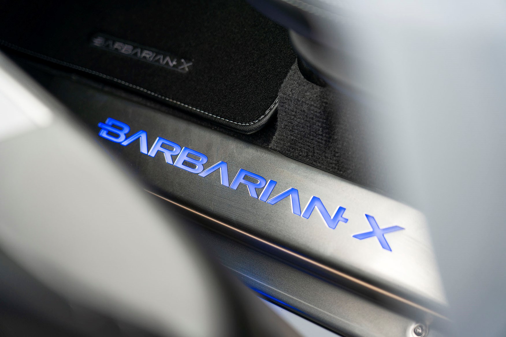 2019 Mitsubishi L200 Barbarian X illuminated tread plates