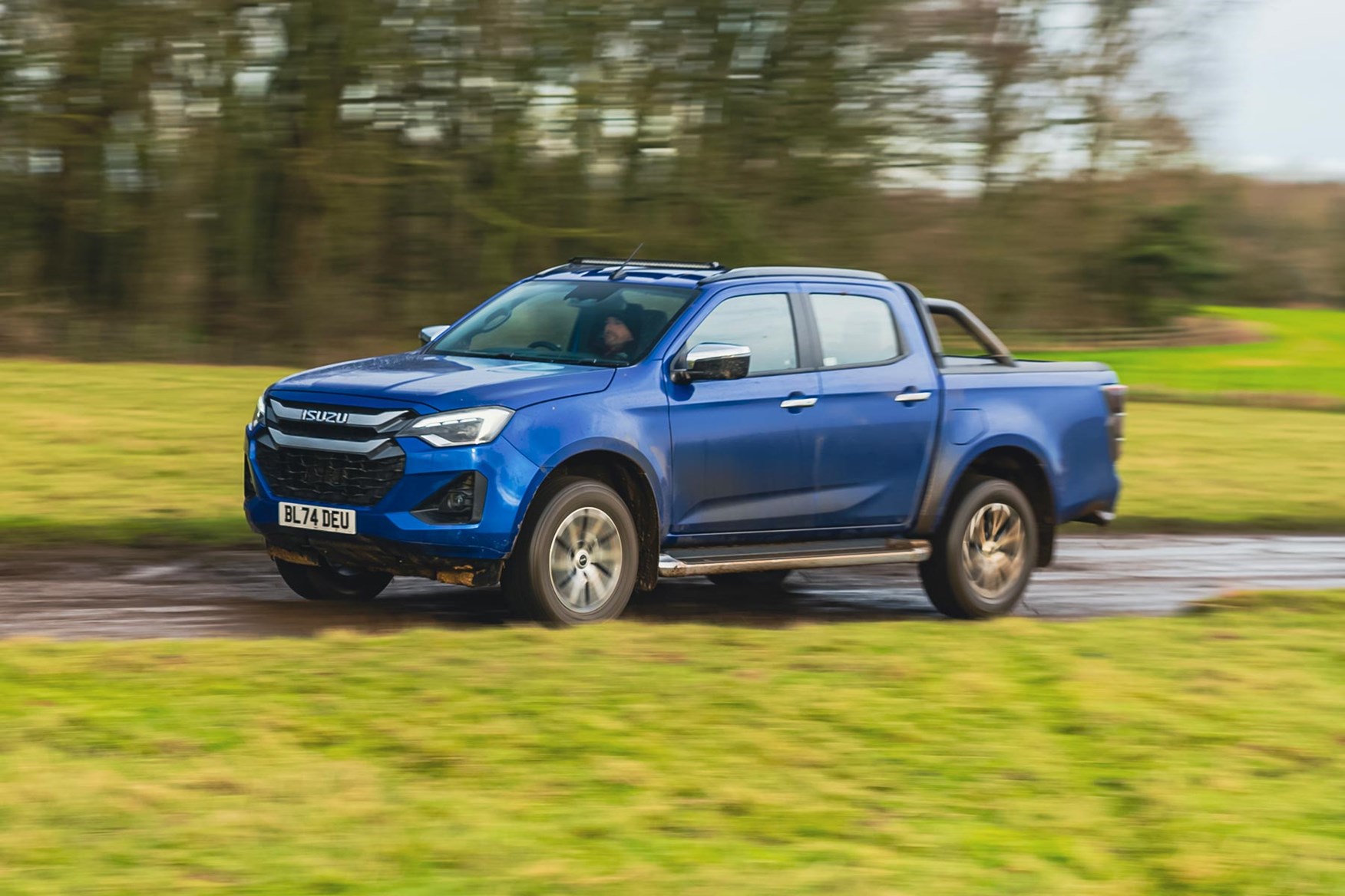 The 2025 Isuzu D-Max has revised looks front and rear.