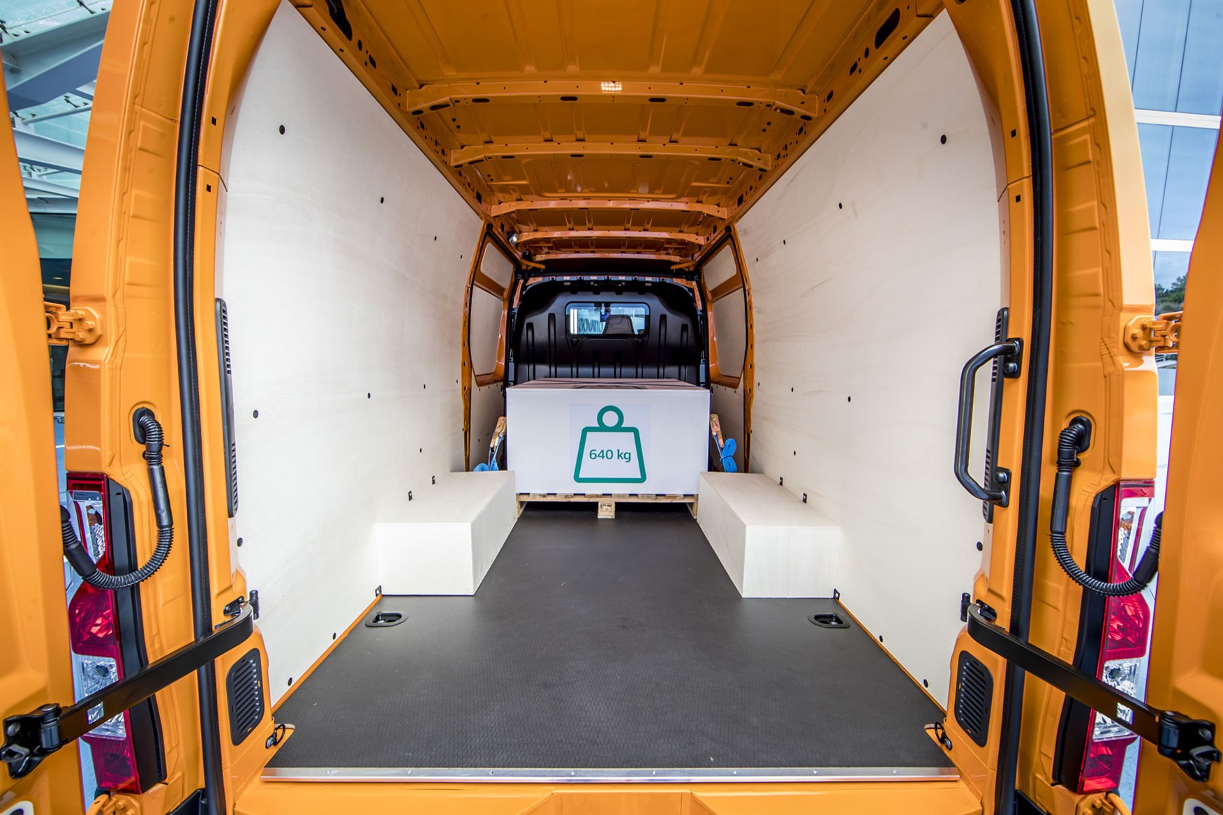 Renault Master dimension, 2019 facelift model, load area seen through rear doors, orange