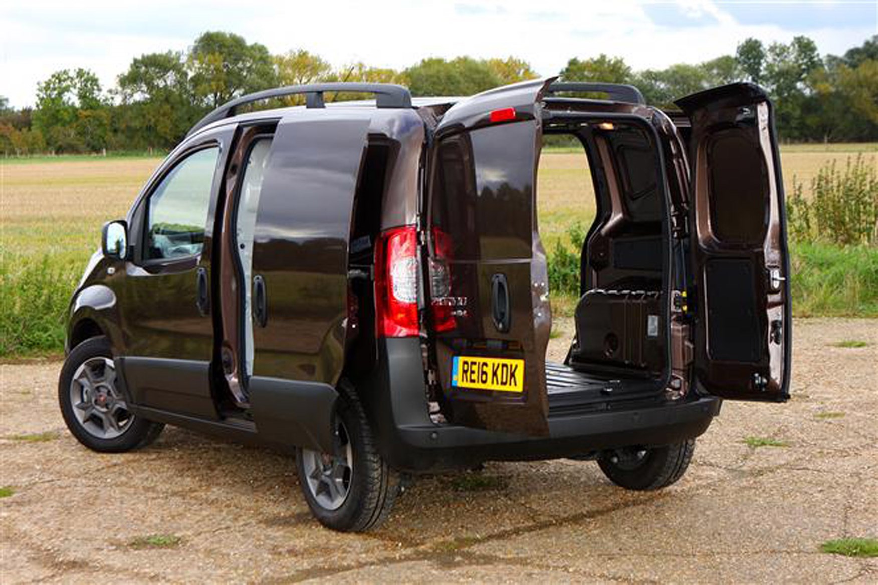 Fiat Fiorino full review on Parkers Vans - load area and payload