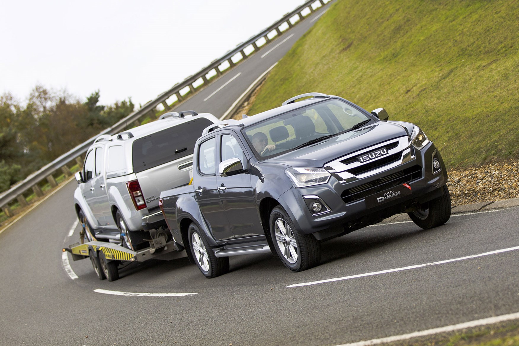 Isuzu D-Max payload capacity, kerb weight and gross vehicle weight (GVW) - towing another D-Max on a trailer