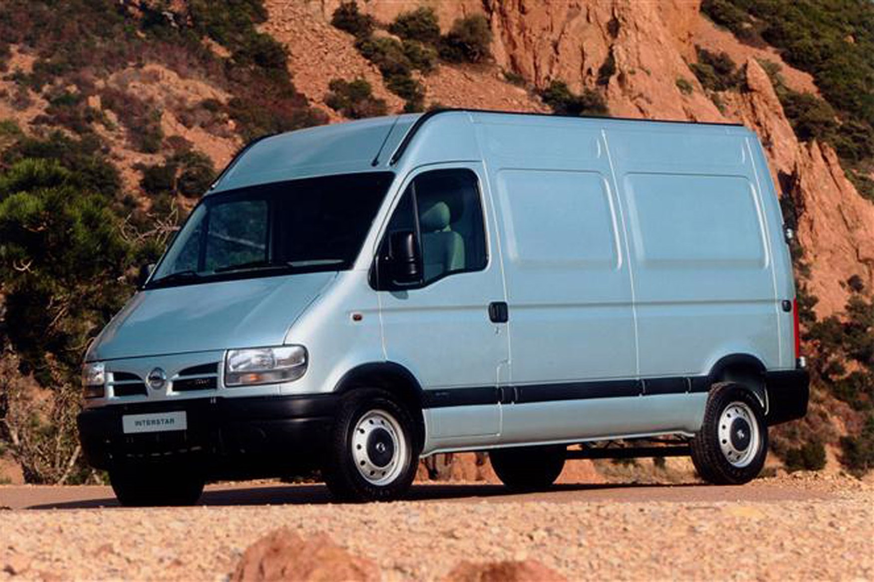 Nissan Interstar review on Parkers Vans - exterior