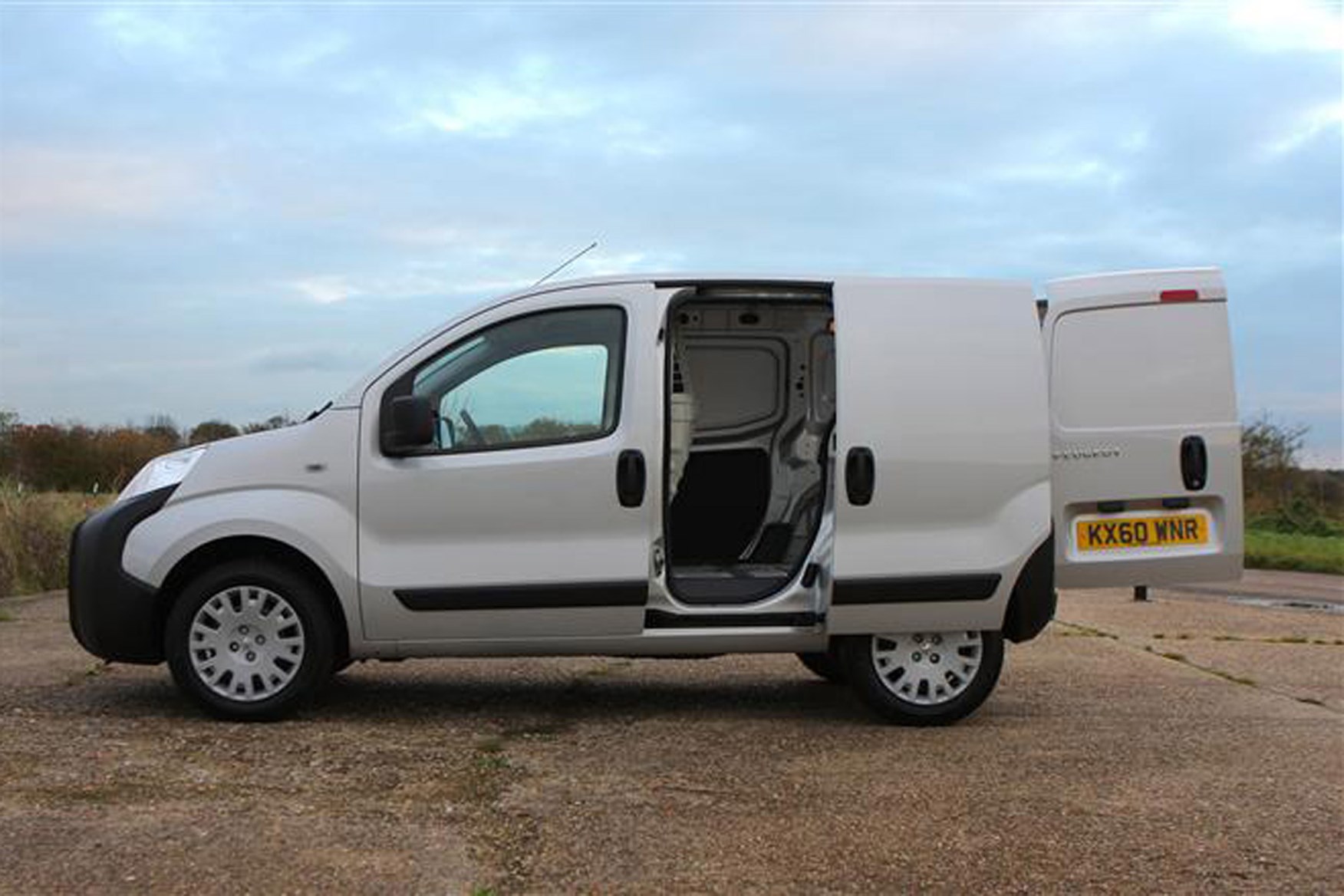 Peugeot Bipper review on Parkers Vans - load area access