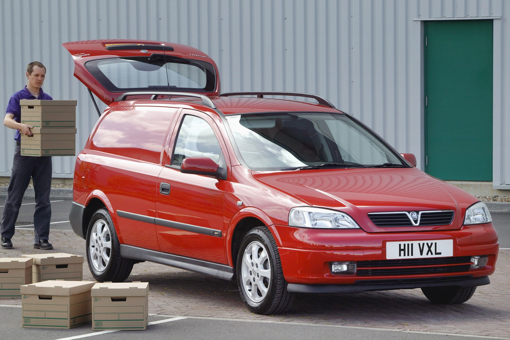 Vauxhall Astra review on Parkers Vans - load capabilties