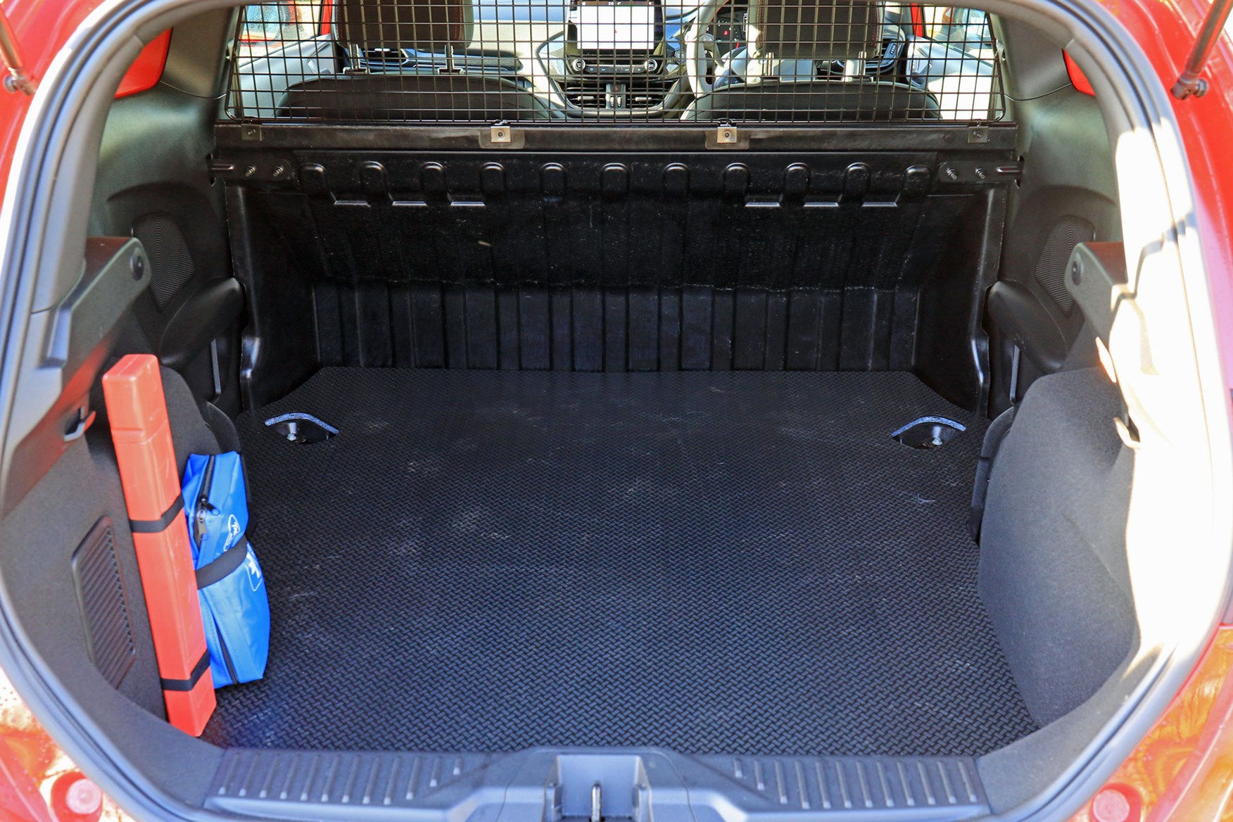 Ford Fiesta Sport Van dimensions - load area
