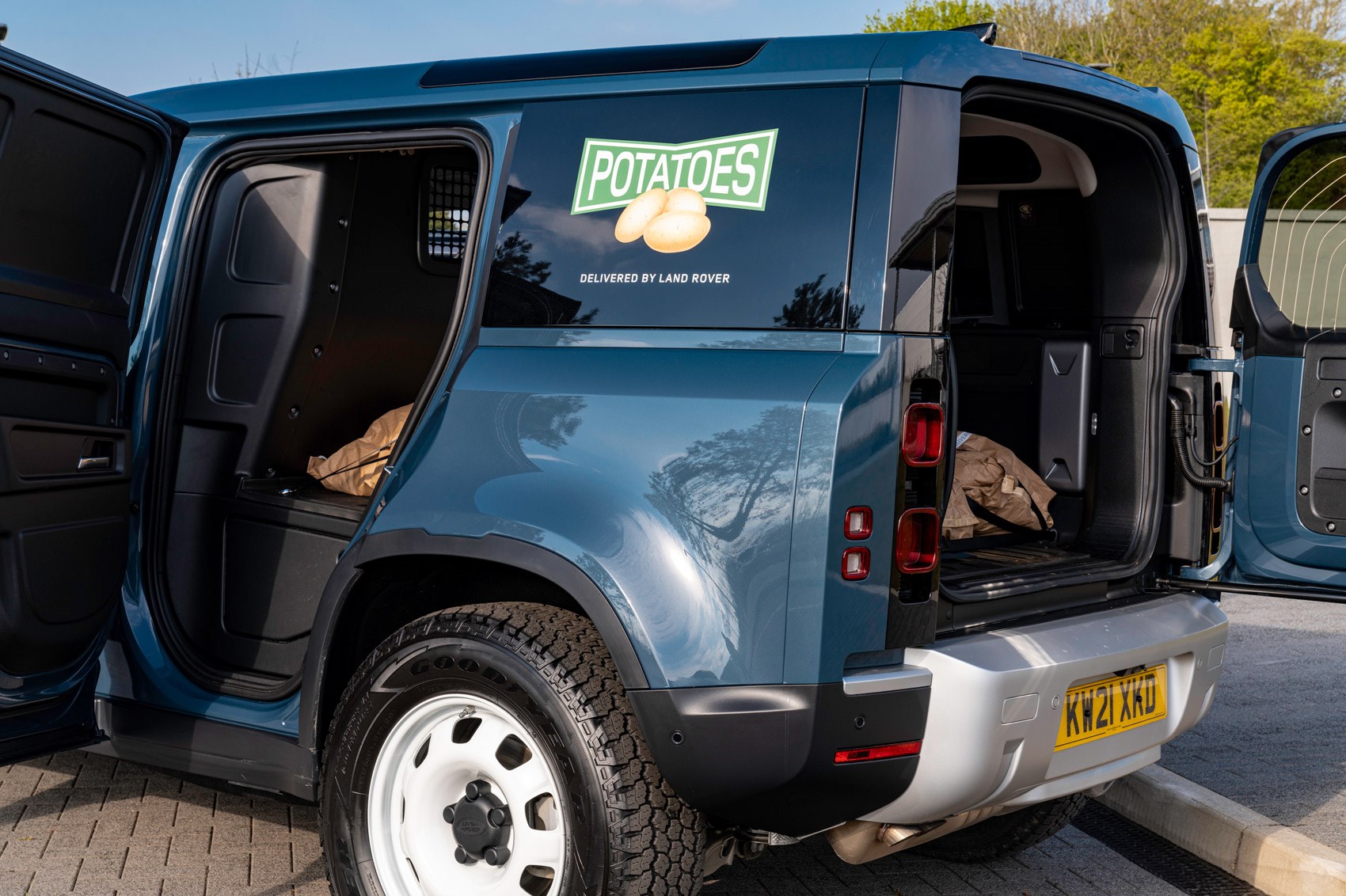 Land Rover Defender Hard Top - signage panel