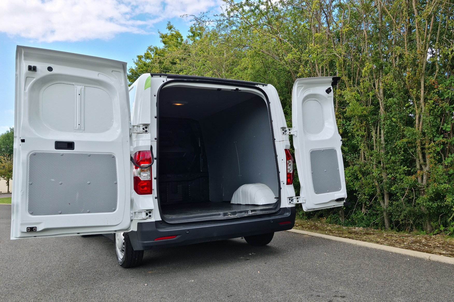Maxus e Deliver 3 payload capacity, white, rear view, doors open