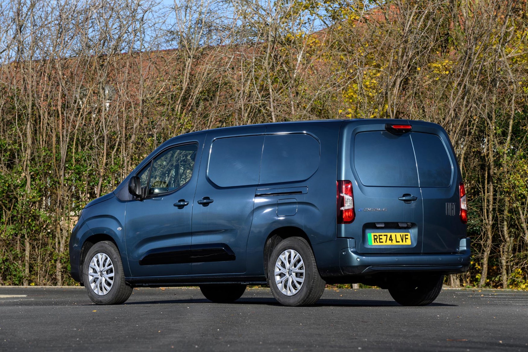 There are two lengths and one height of Fiat E-Doblo.