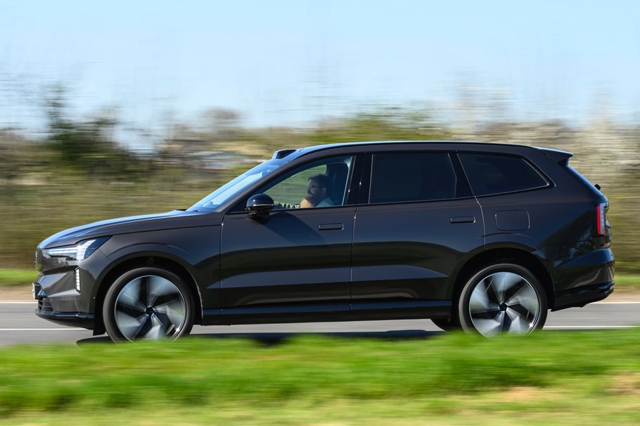 Volvo EX90 profile driving