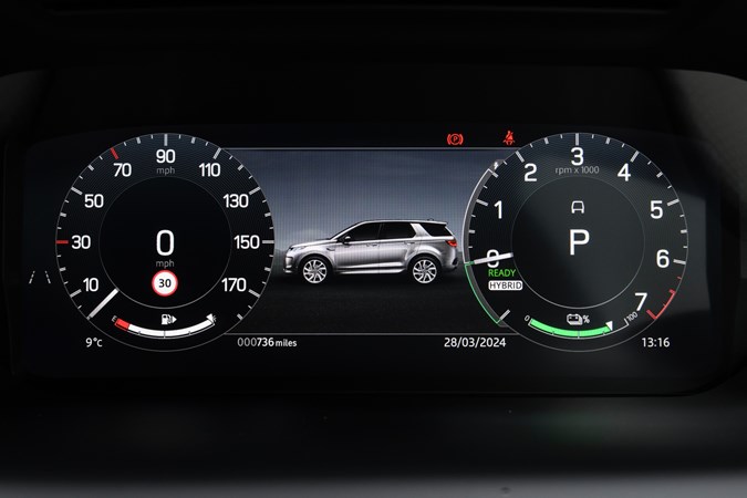 2024 Land Rover Discovery Sport driver's display