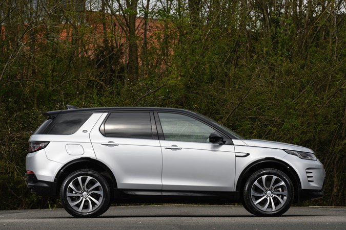 2024 Land Rover Discovery Sport static profile