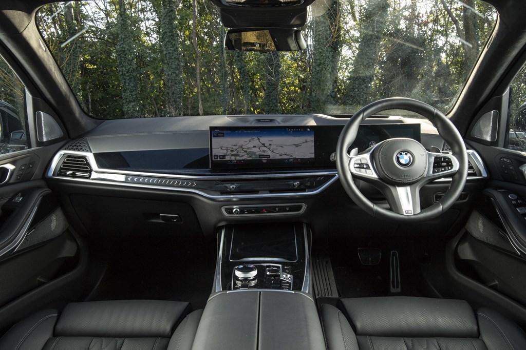 BMW X7 (2025) engines & performance