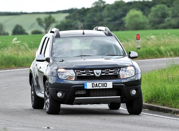 Dacia 2017 Duster driving