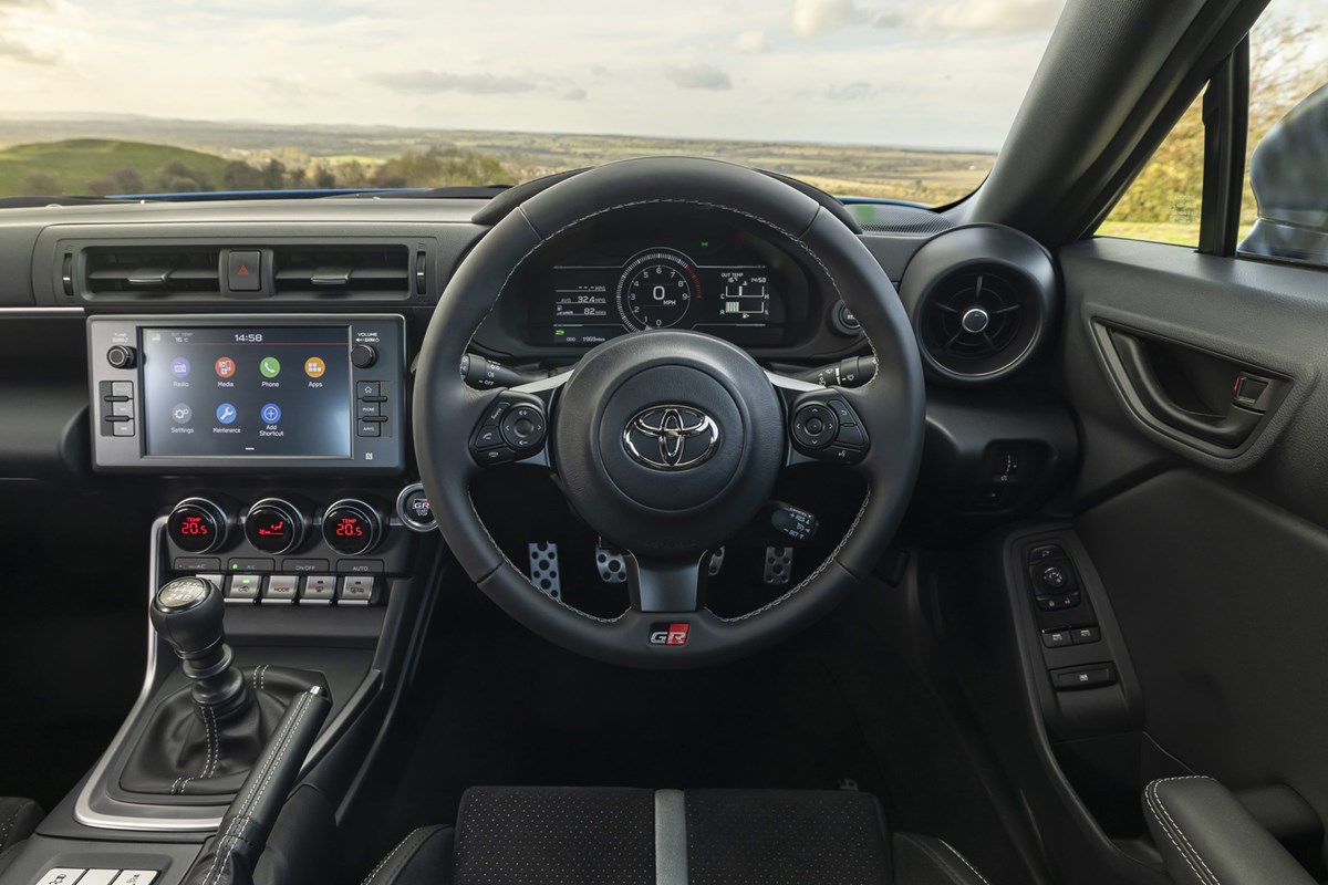 Toyota GR86 (2024) interior