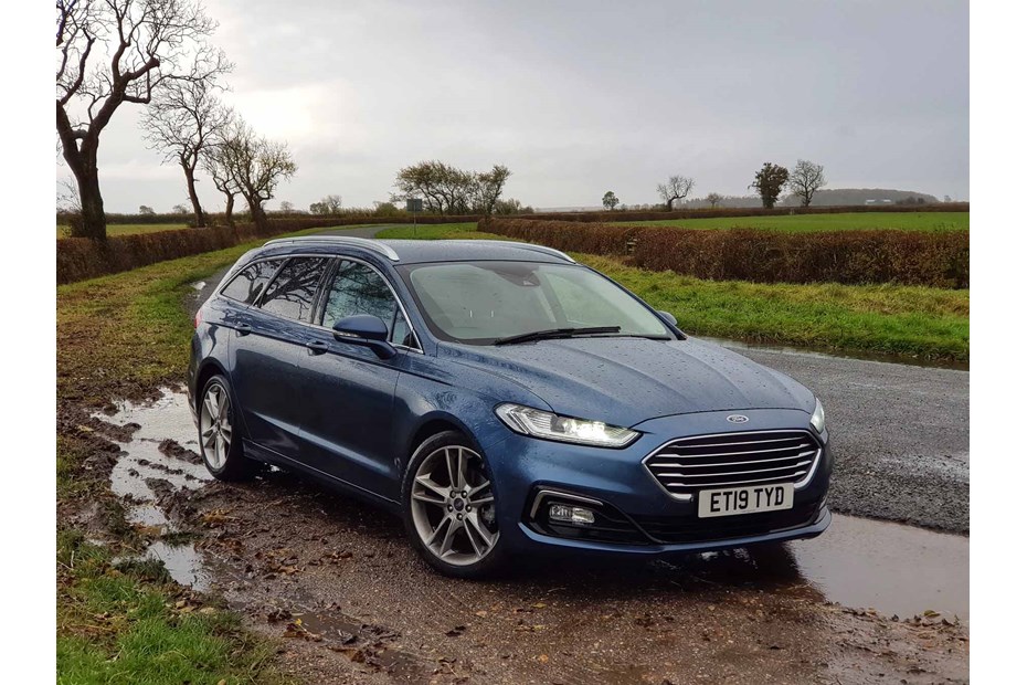 Ford Mondeo estate front three quarters blue