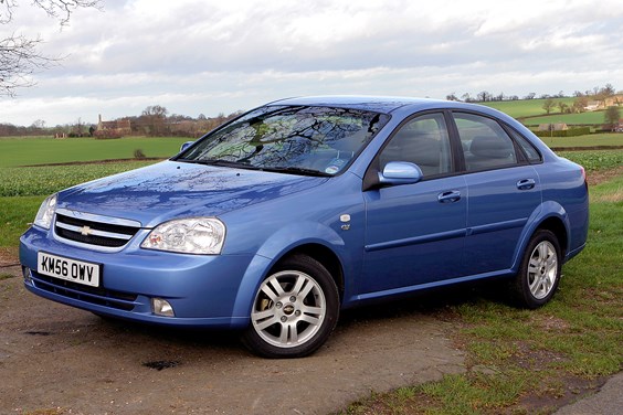 Chevrolet Lacetti Saloon (05-06) specifications data