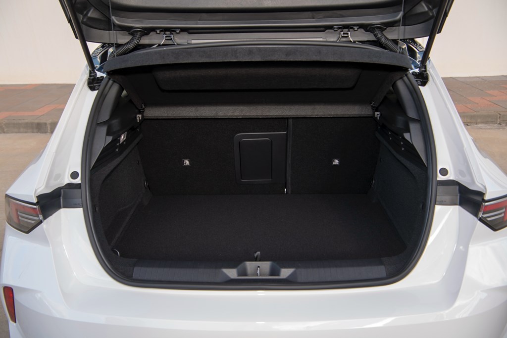 Vauxhall Astra GSe Review (2024)