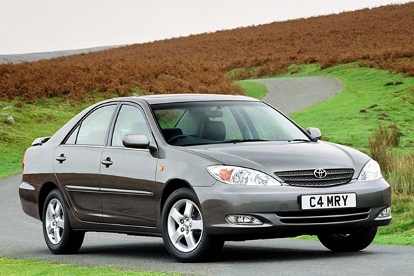 Toyota Camry Saloon (from 2001) used prices