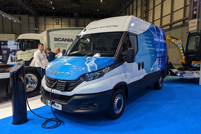 Iveco eDaily, front three quarter, plugged-in charging