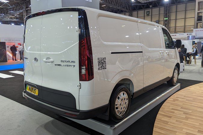 Maxus eDeliver 7, rear three quarter, white paint