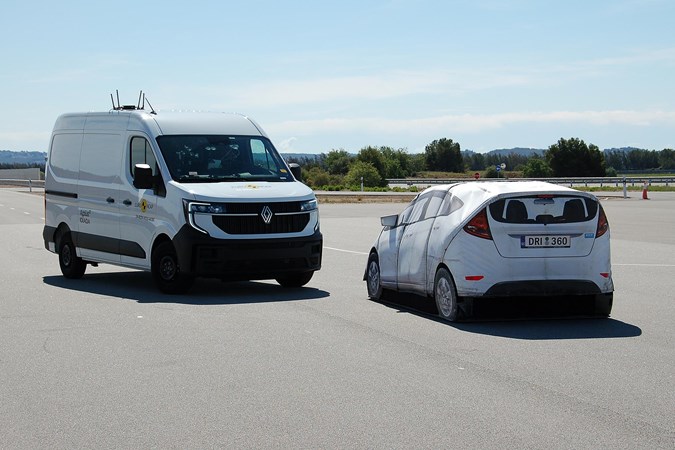 The Renault Master and Nissan Interstar picked up the same score.