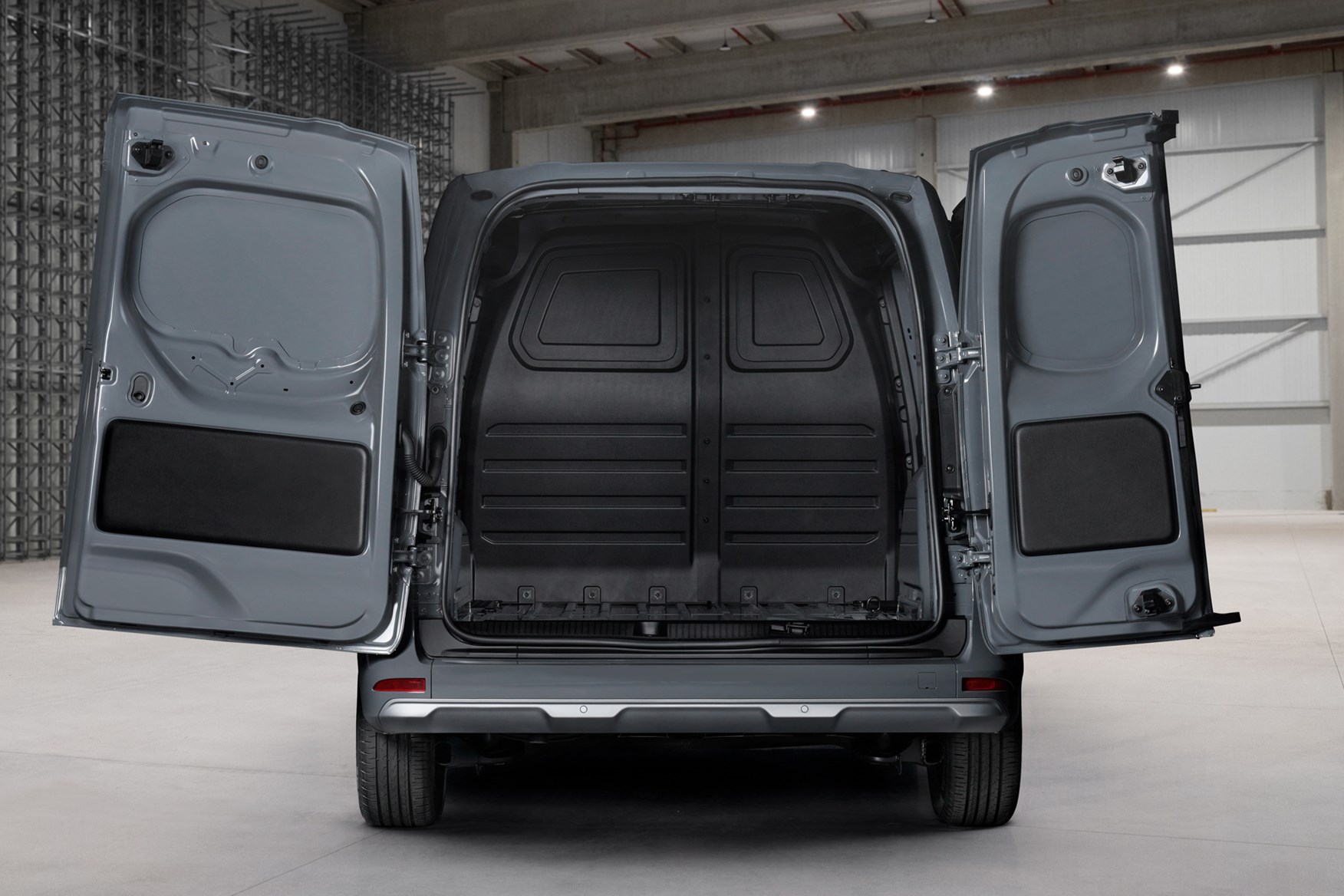 Nissan Townstar (2023) review: load space, panel van, grey paint