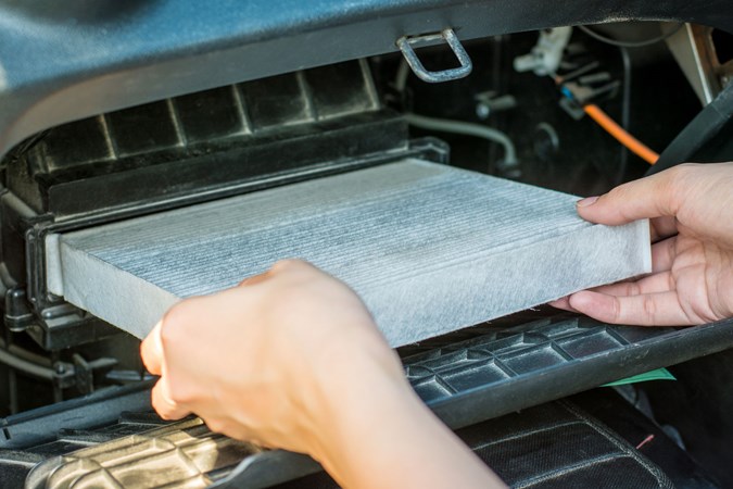 How to change a cabin filter