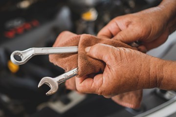 How to care for your car tools