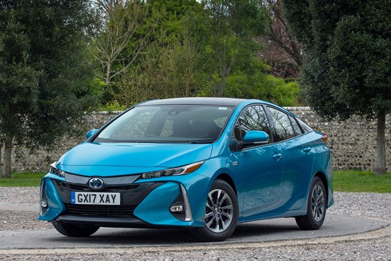 Toyota Prius Hatchback (15-22) specifications data