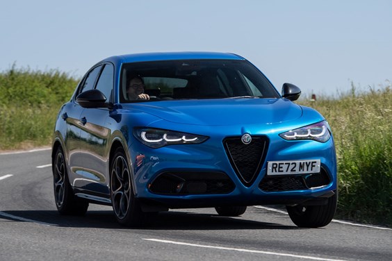 Alfa Romeo Stelvio specifications data