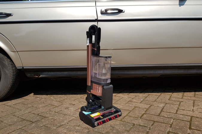 Shark Stratos Vacuum Folded