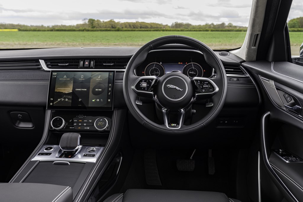 Jaguar FPace (2024) interior