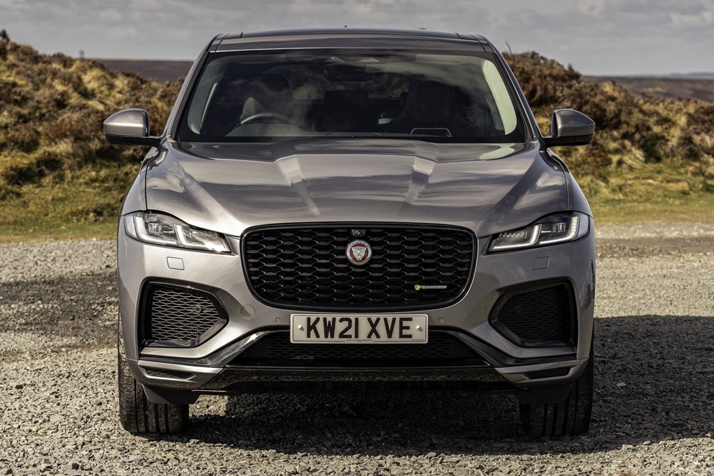 Jaguar F-Pace (2024) engines & performance