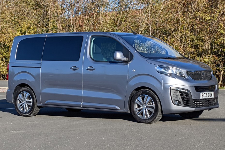 Peugeot e-Traveller review (2021) front view