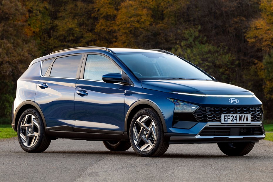 Hyundai Bayon (2025) review: front three quarter static, blue paint