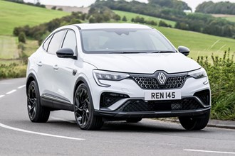 Renault Arkana (2023) front driving