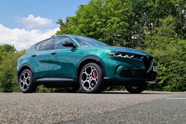 Alfa Romeo Tonale review, green, front